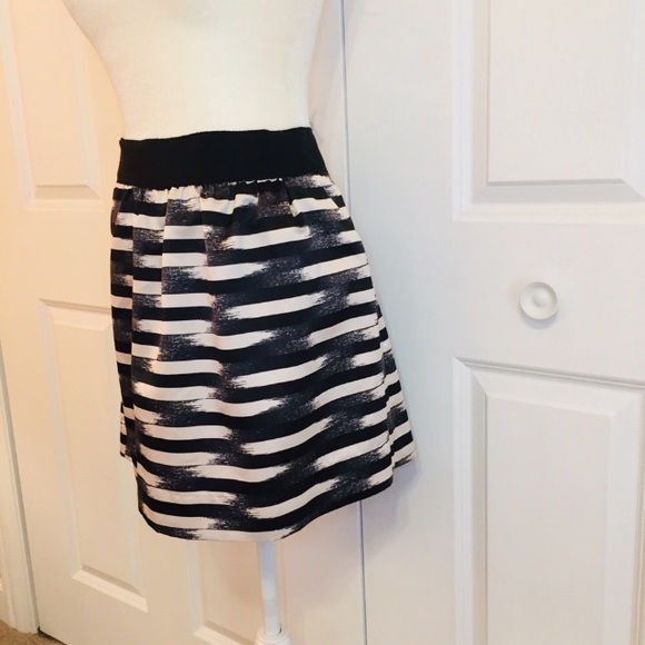 Gap mini skirt - Picture 2 of 4
